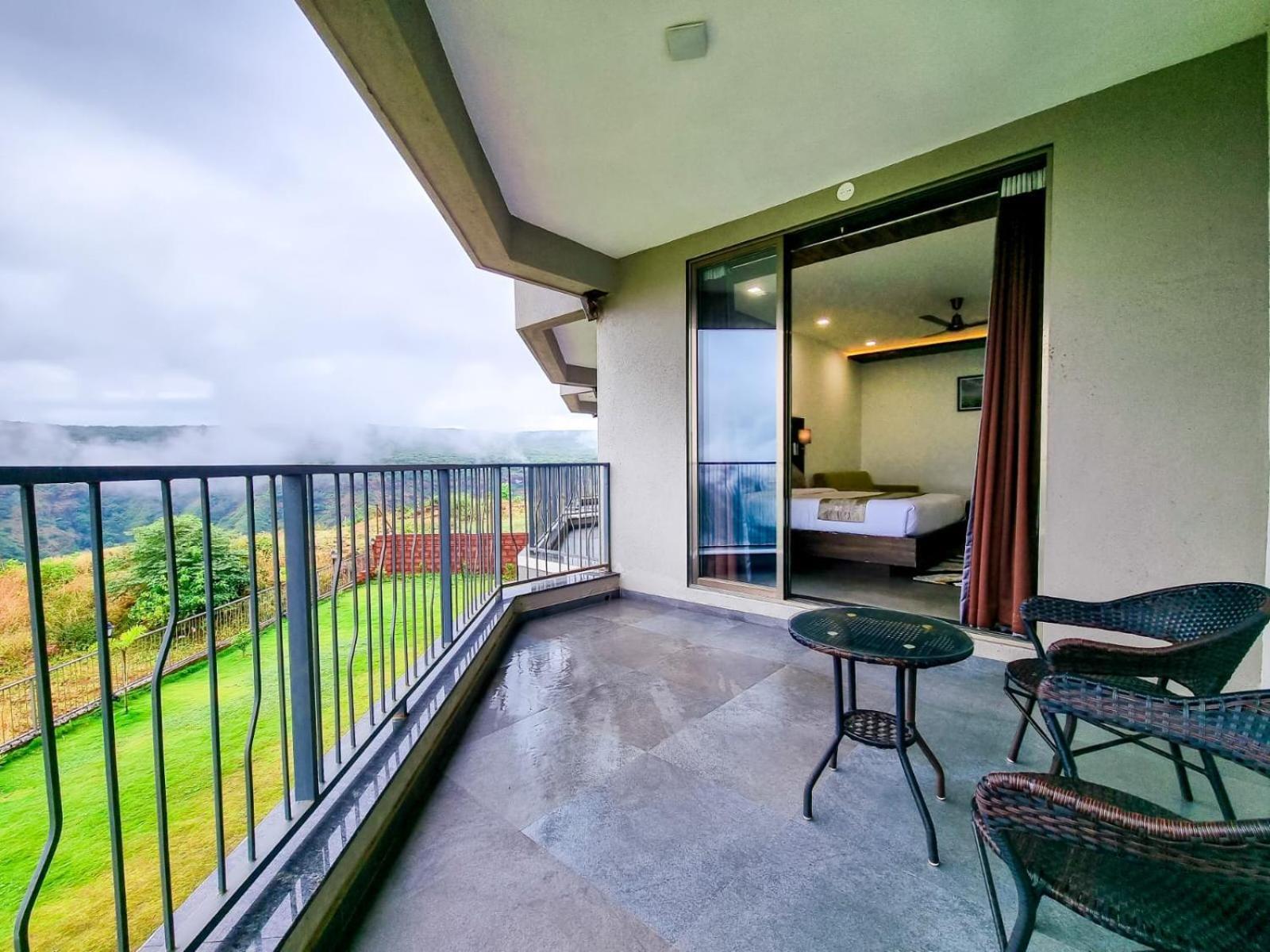 Mountain Breeze Resort, Mahabaleshwar Exterior photo