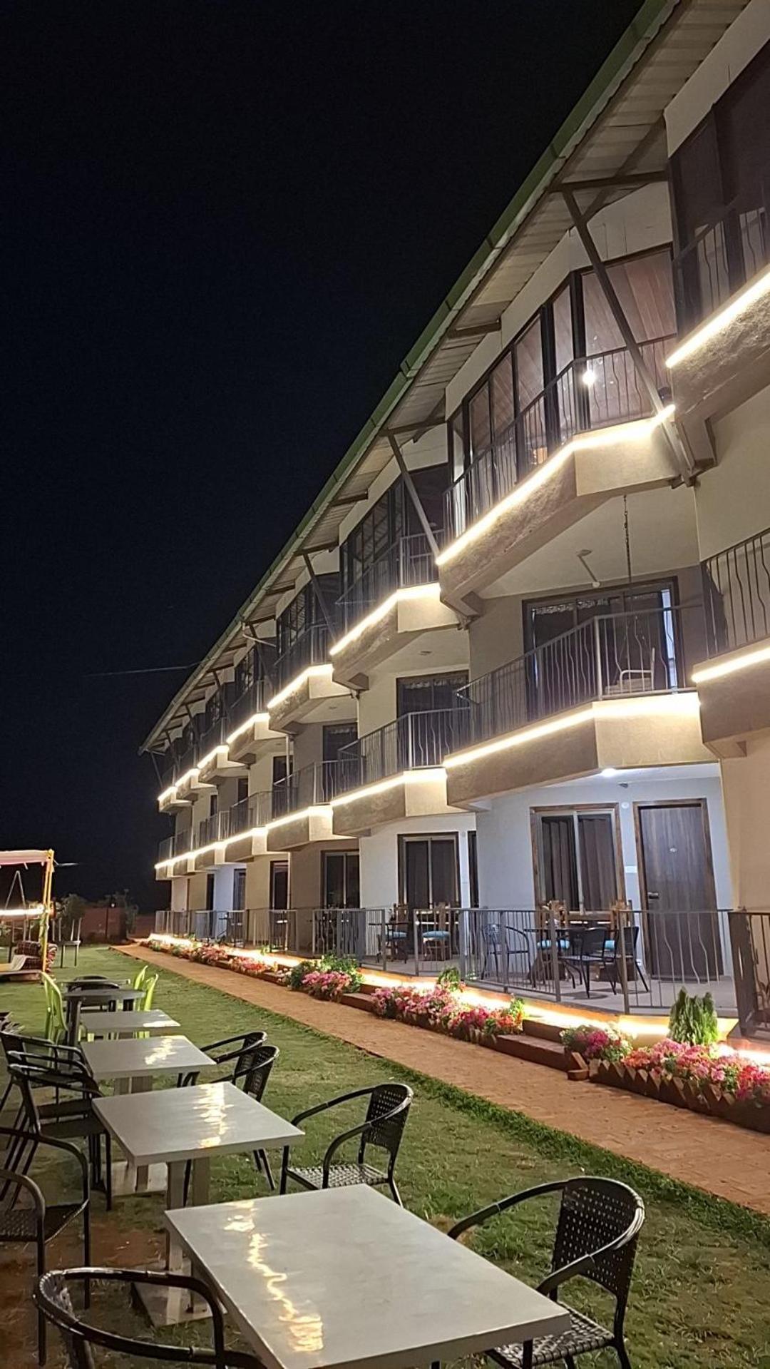 Mountain Breeze Resort, Mahabaleshwar Exterior photo