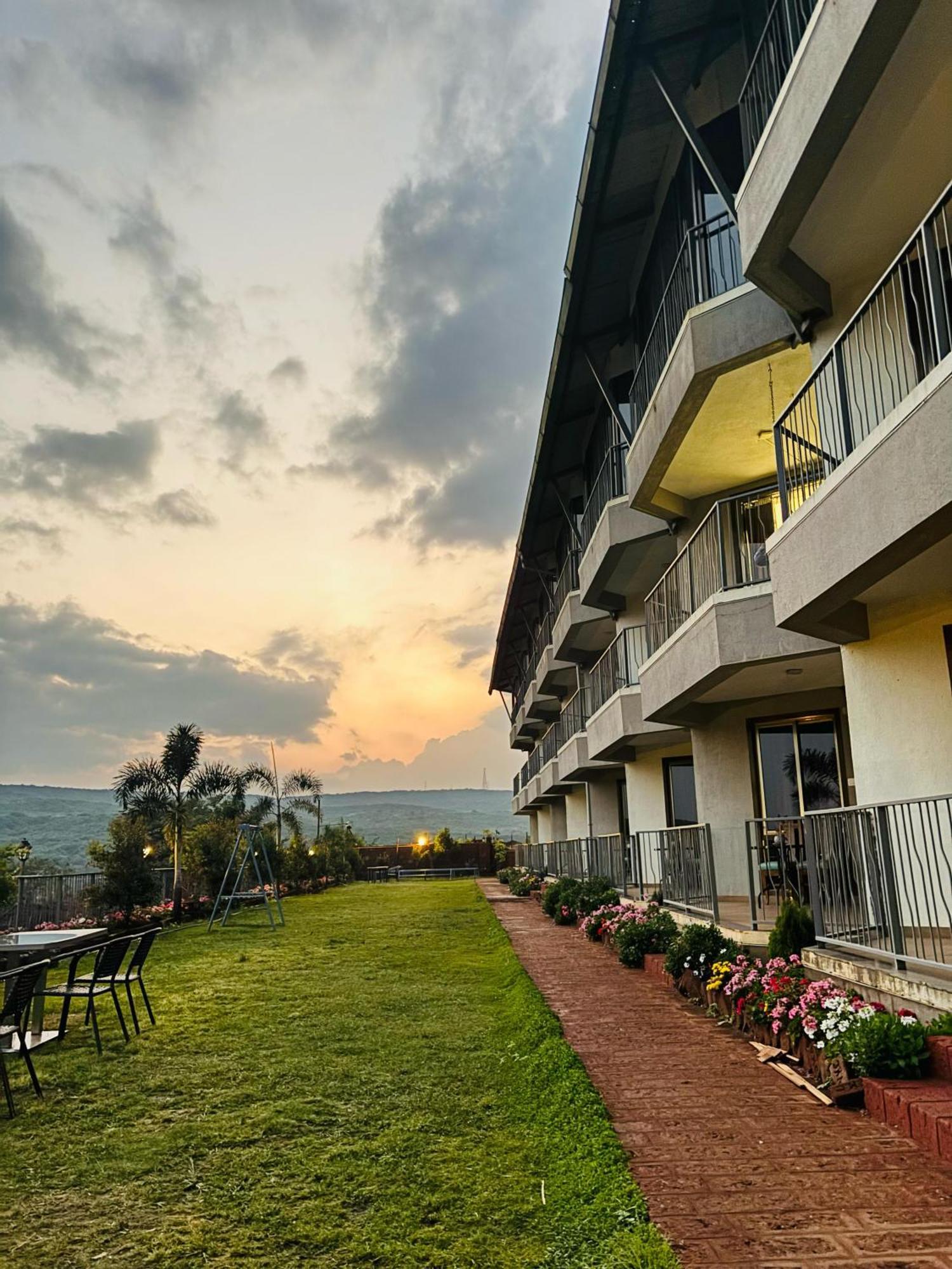 Mountain Breeze Resort, Mahabaleshwar Exterior photo